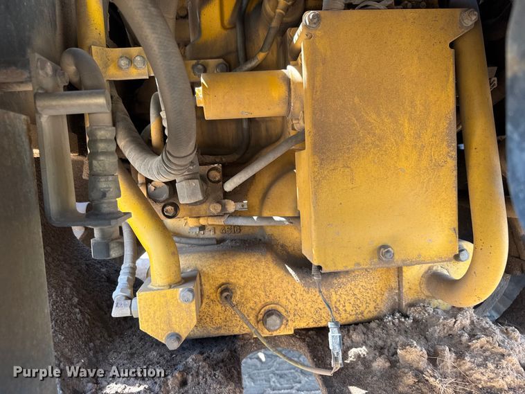 image for item DY0218 2005 Komatsu  GD655-3C motor grader