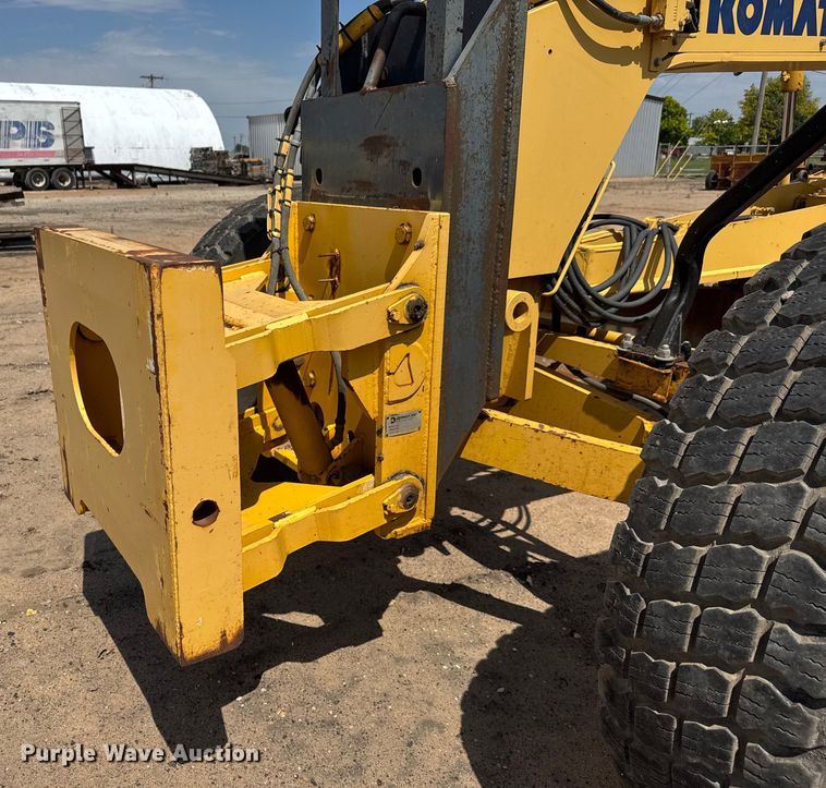 image for item DY0218 2005 Komatsu  GD655-3C motor grader