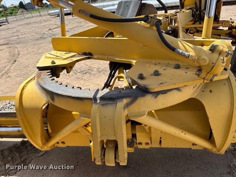 image for item DY0218 2005 Komatsu  GD655-3C motor grader