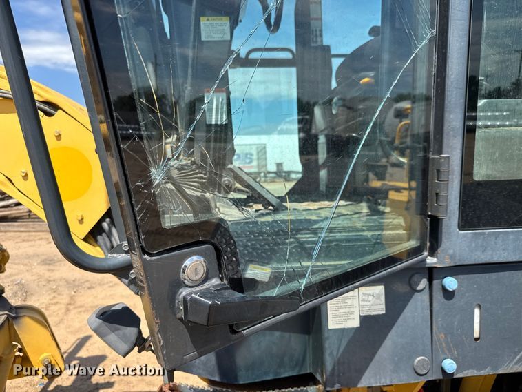 image for item DY0218 2005 Komatsu  GD655-3C motor grader