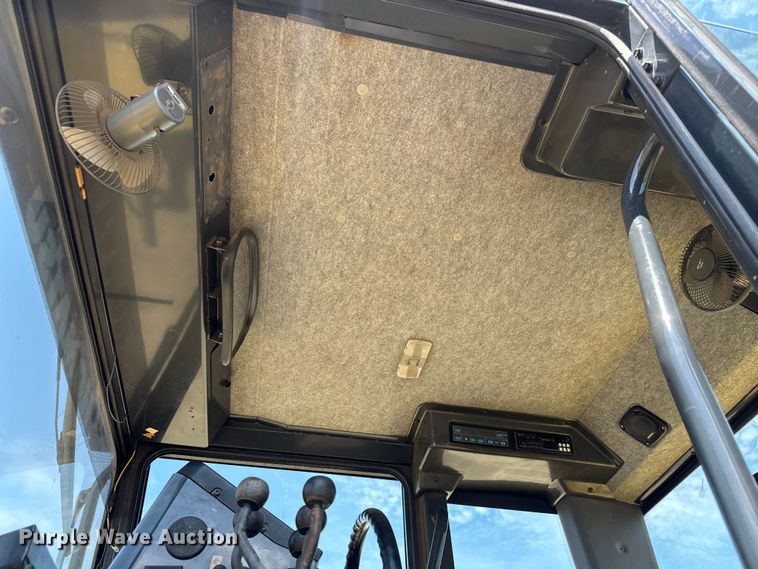 image for item DY0218 2005 Komatsu  GD655-3C motor grader