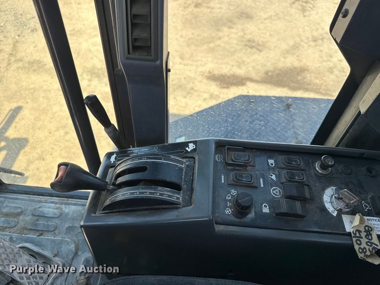 image for item DY0218 2005 Komatsu  GD655-3C motor grader