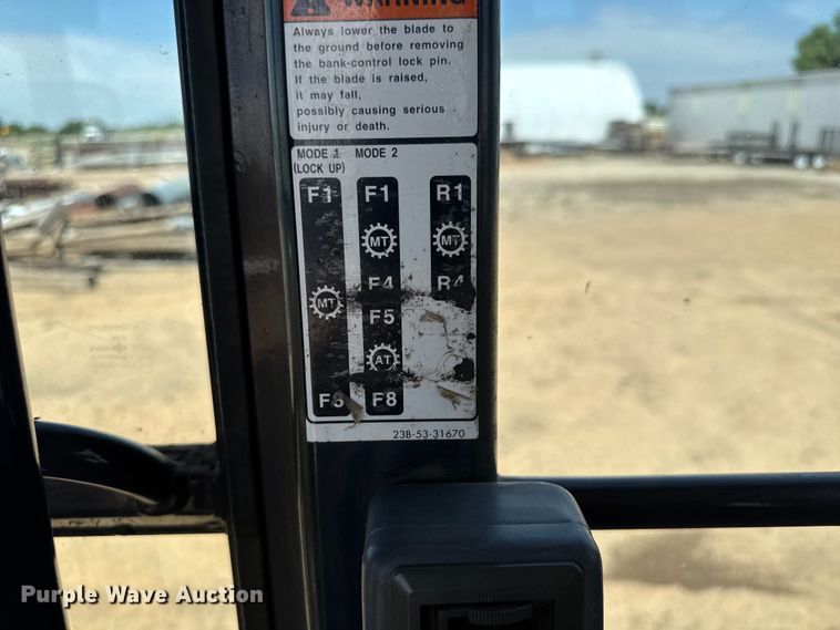 image for item DY0218 2005 Komatsu  GD655-3C motor grader