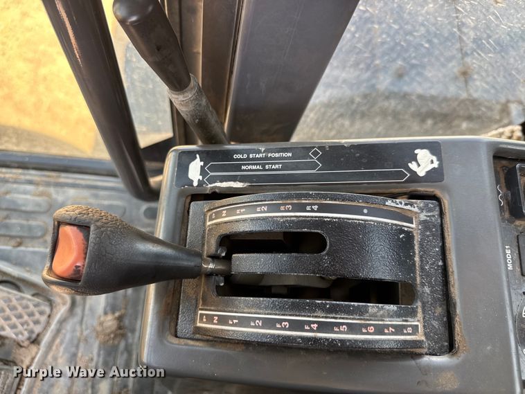 image for item DY0218 2005 Komatsu  GD655-3C motor grader