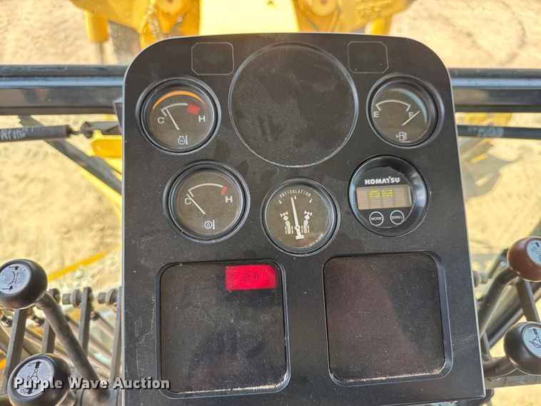 image for item DY0218 2005 Komatsu  GD655-3C motor grader