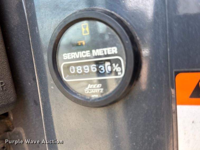 image for item DY0218 2005 Komatsu  GD655-3C motor grader