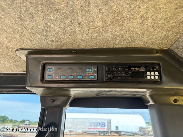 image for item DY0218 2005 Komatsu  GD655-3C motor grader