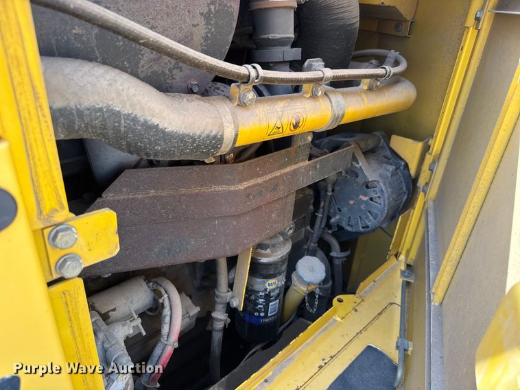 image for item DY0218 2005 Komatsu  GD655-3C motor grader