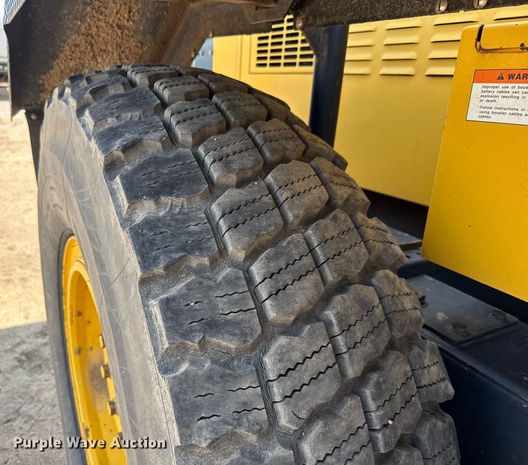 image for item DY0218 2005 Komatsu  GD655-3C motor grader