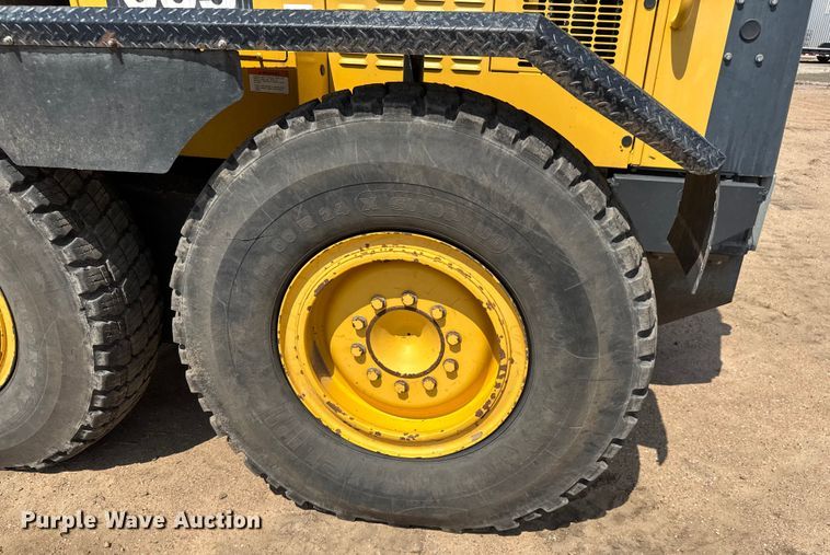 image for item DY0218 2005 Komatsu  GD655-3C motor grader