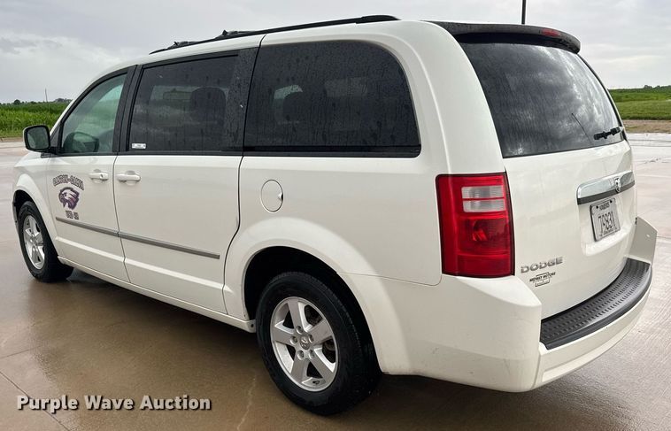image for item DY0224 2010 Dodge Grand Caravan SXT van