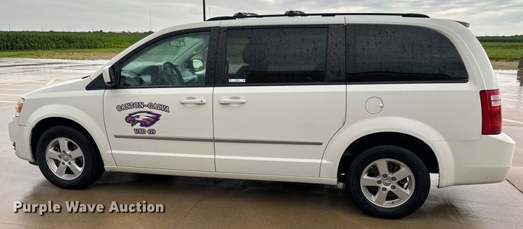 image for item DY0224 2010 Dodge Grand Caravan SXT van