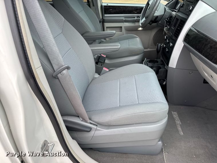 image for item DY0224 2010 Dodge Grand Caravan SXT van