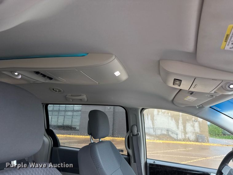 image for item DY0224 2010 Dodge Grand Caravan SXT van