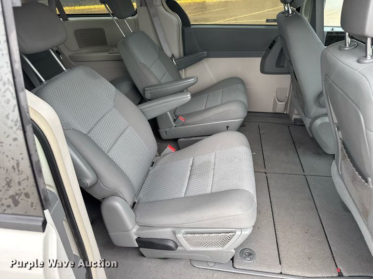 image for item DY0224 2010 Dodge Grand Caravan SXT van