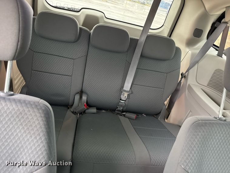 image for item DY0224 2010 Dodge Grand Caravan SXT van