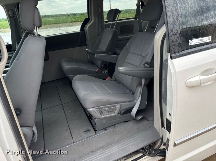 image for item DY0224 2010 Dodge Grand Caravan SXT van