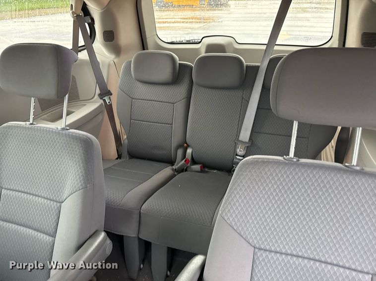 image for item DY0224 2010 Dodge Grand Caravan SXT van