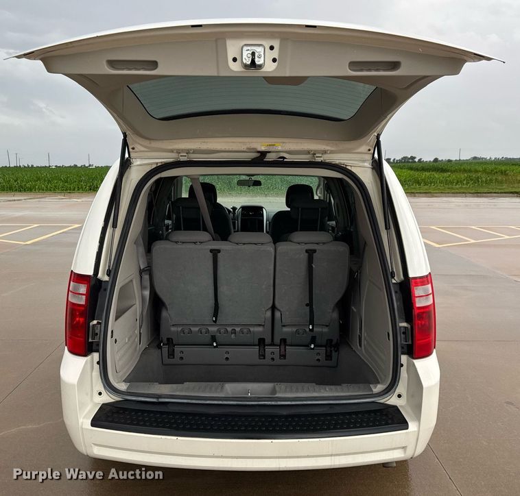 image for item DY0224 2010 Dodge Grand Caravan SXT van