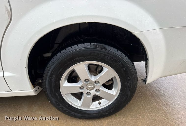 image for item DY0224 2010 Dodge Grand Caravan SXT van