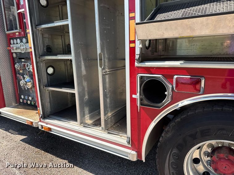 image for item DY0225 2004 Freightliner  Eagle pumper fire truck