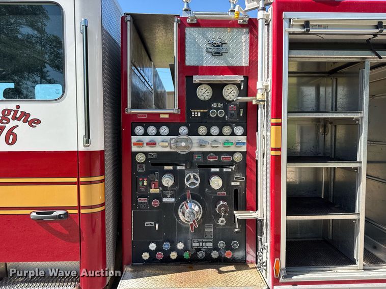 image for item DY0225 2004 Freightliner  Eagle pumper fire truck