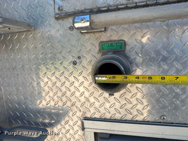 image for item DY0225 2004 Freightliner  Eagle pumper fire truck