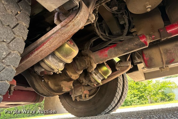 image for item DY0225 2004 Freightliner  Eagle pumper fire truck