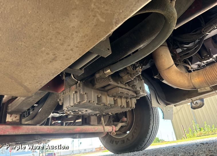 image for item DY0225 2004 Freightliner  Eagle pumper fire truck