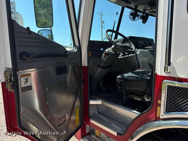 image for item DY0225 2004 Freightliner  Eagle pumper fire truck