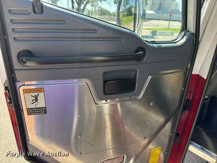 image for item DY0225 2004 Freightliner  Eagle pumper fire truck