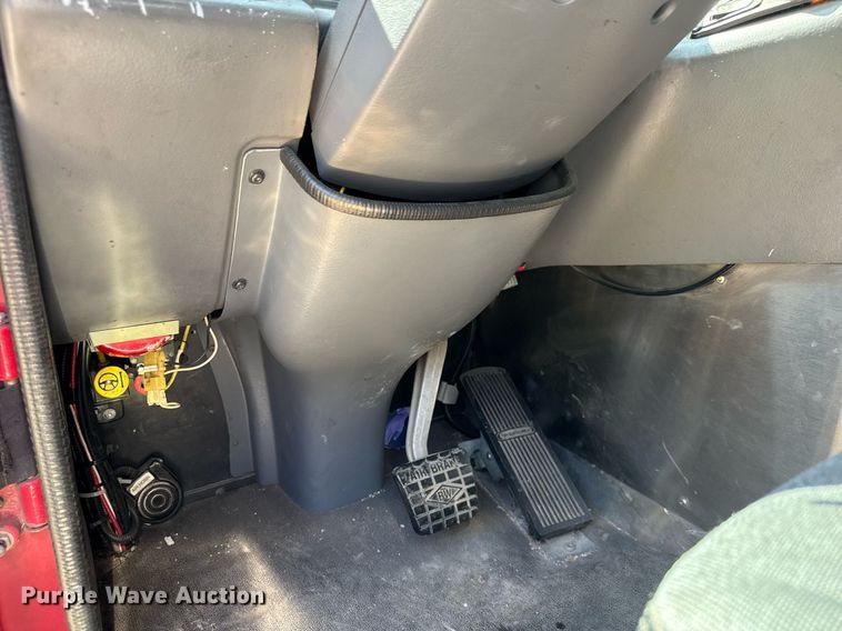 image for item DY0225 2004 Freightliner  Eagle pumper fire truck