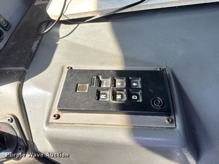 image for item DY0225 2004 Freightliner  Eagle pumper fire truck