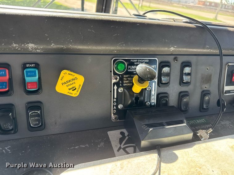 image for item DY0225 2004 Freightliner  Eagle pumper fire truck