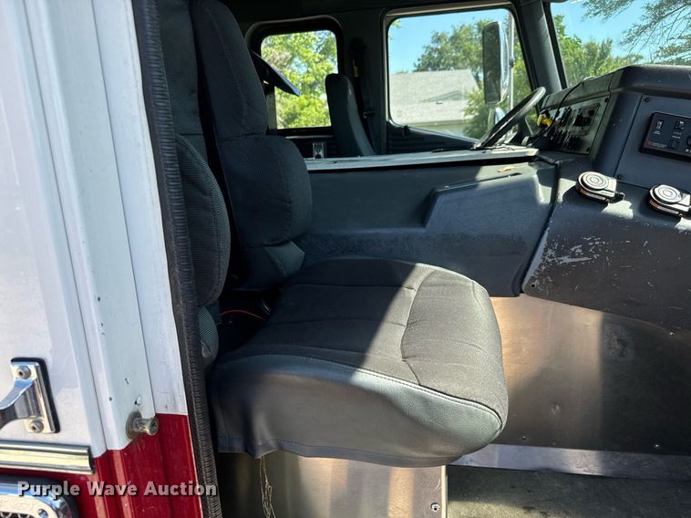 image for item DY0225 2004 Freightliner  Eagle pumper fire truck