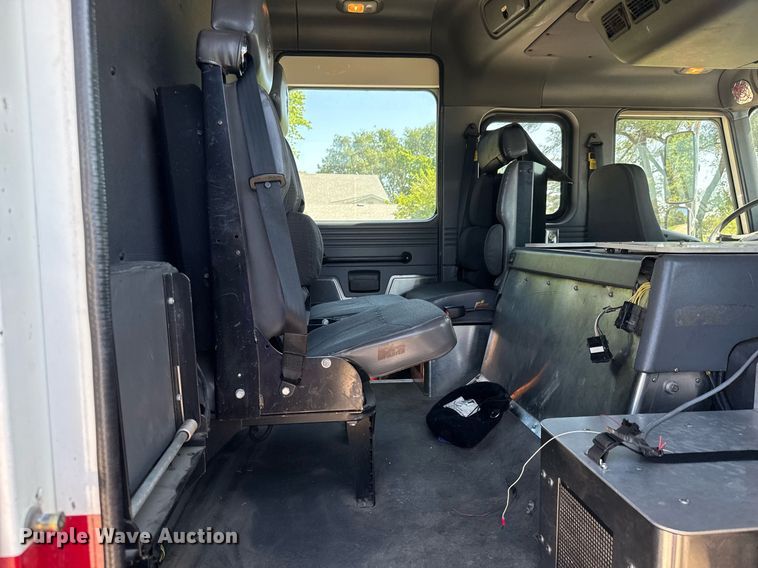 image for item DY0225 2004 Freightliner  Eagle pumper fire truck