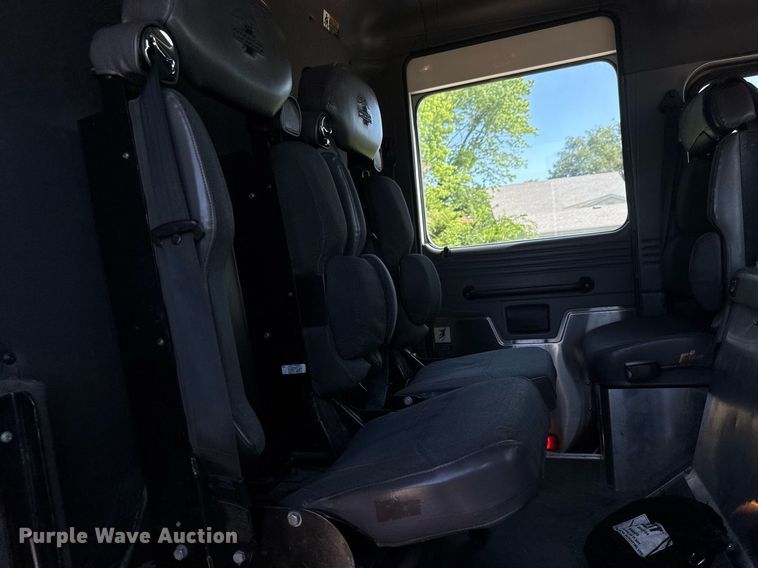 image for item DY0225 2004 Freightliner  Eagle pumper fire truck