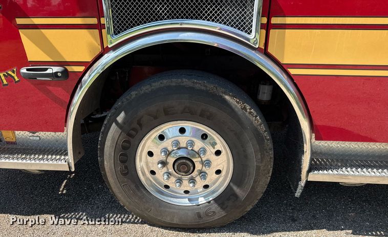 image for item DY0225 2004 Freightliner  Eagle pumper fire truck