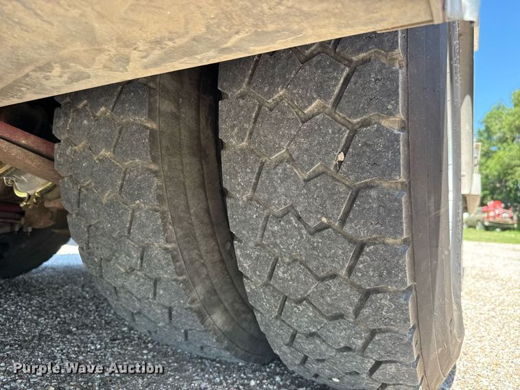 image for item DY0225 2004 Freightliner  Eagle pumper fire truck