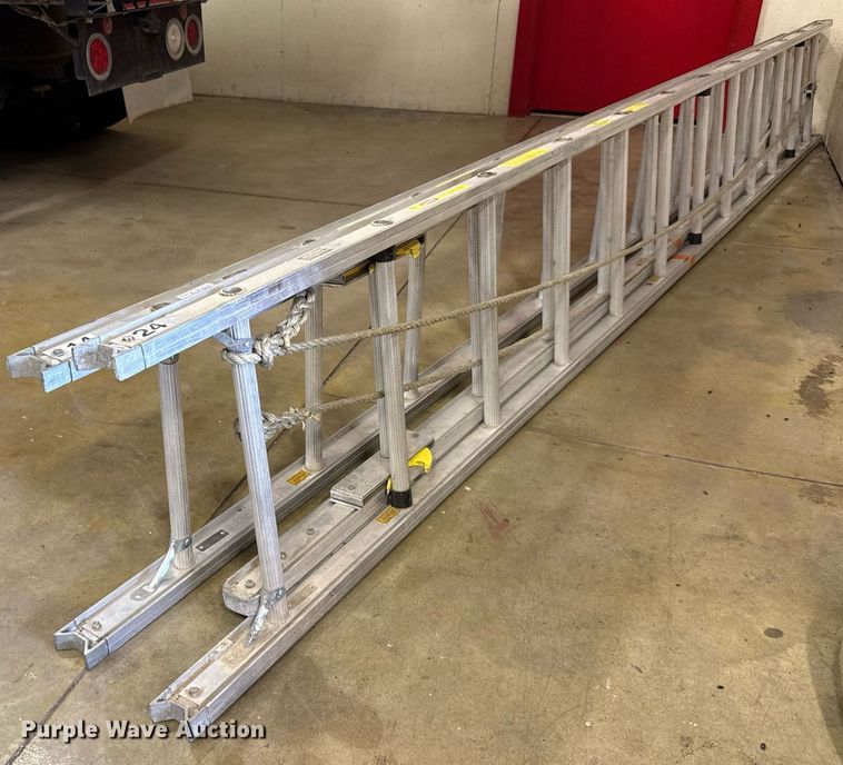 image for item DY0225 2004 Freightliner  Eagle pumper fire truck