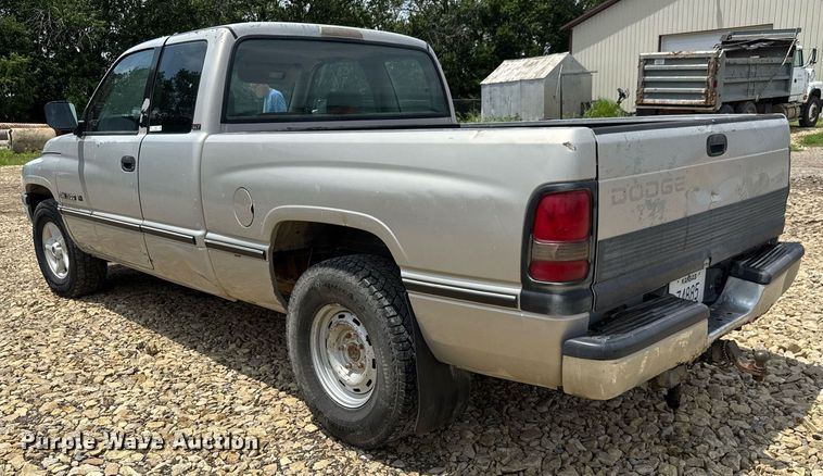 image for item DY0227 1995 Dodge Ram 1500 Club Cab pickup truck