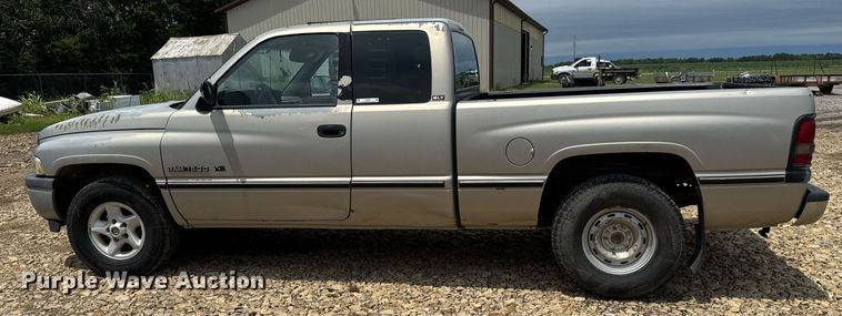 image for item DY0227 1995 Dodge Ram 1500 Club Cab pickup truck