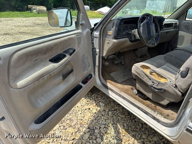image for item DY0227 1995 Dodge Ram 1500 Club Cab pickup truck