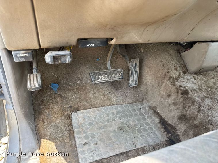 image for item DY0227 1995 Dodge Ram 1500 Club Cab pickup truck