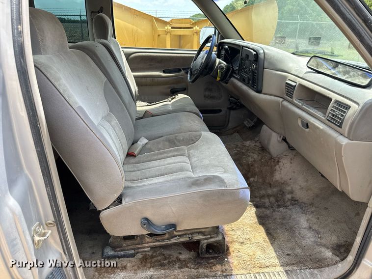 image for item DY0227 1995 Dodge Ram 1500 Club Cab pickup truck