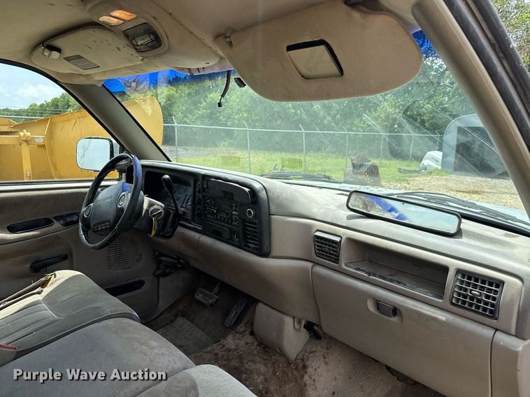 image for item DY0227 1995 Dodge Ram 1500 Club Cab pickup truck