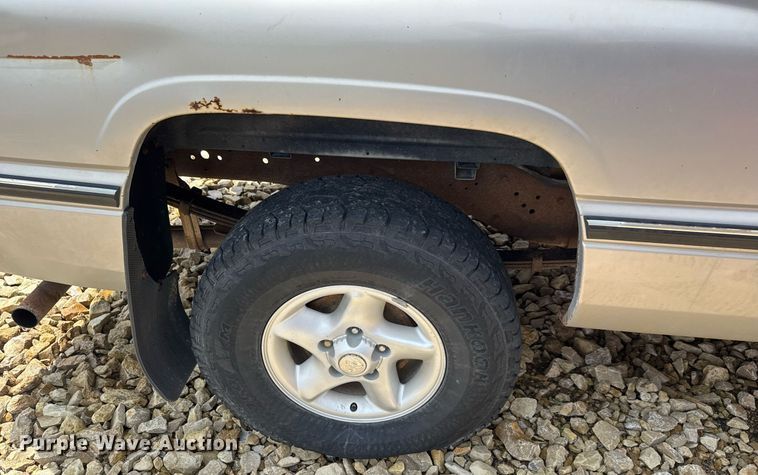 image for item DY0227 1995 Dodge Ram 1500 Club Cab pickup truck