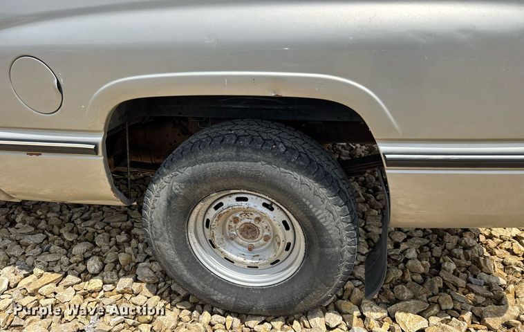 image for item DY0227 1995 Dodge Ram 1500 Club Cab pickup truck