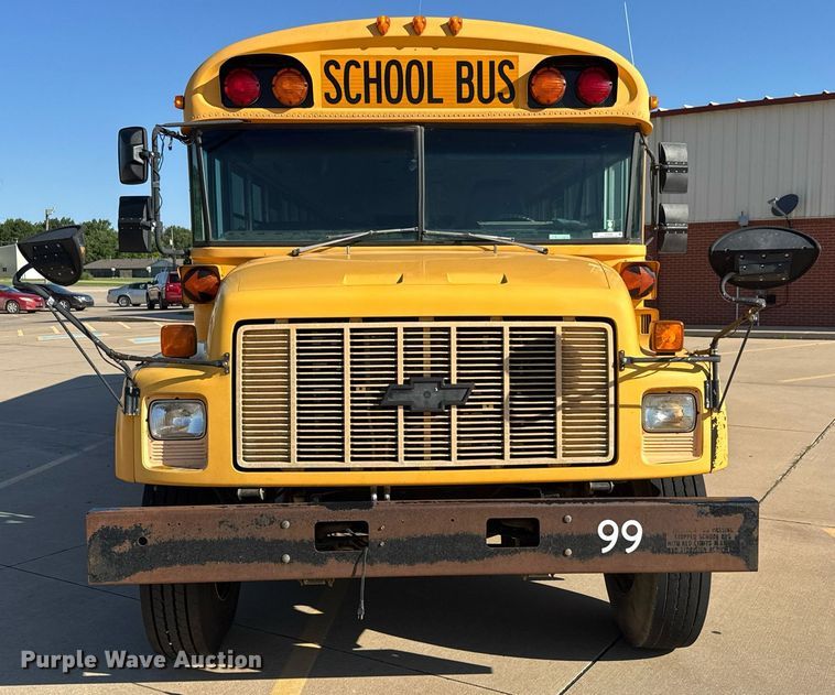 image for item DY0228 2000 Blue Bird school bus