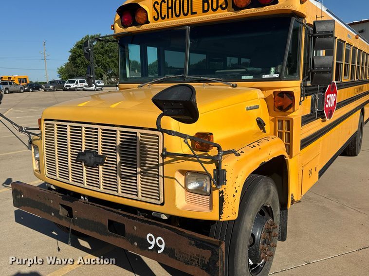 image for item DY0228 2000 Blue Bird school bus